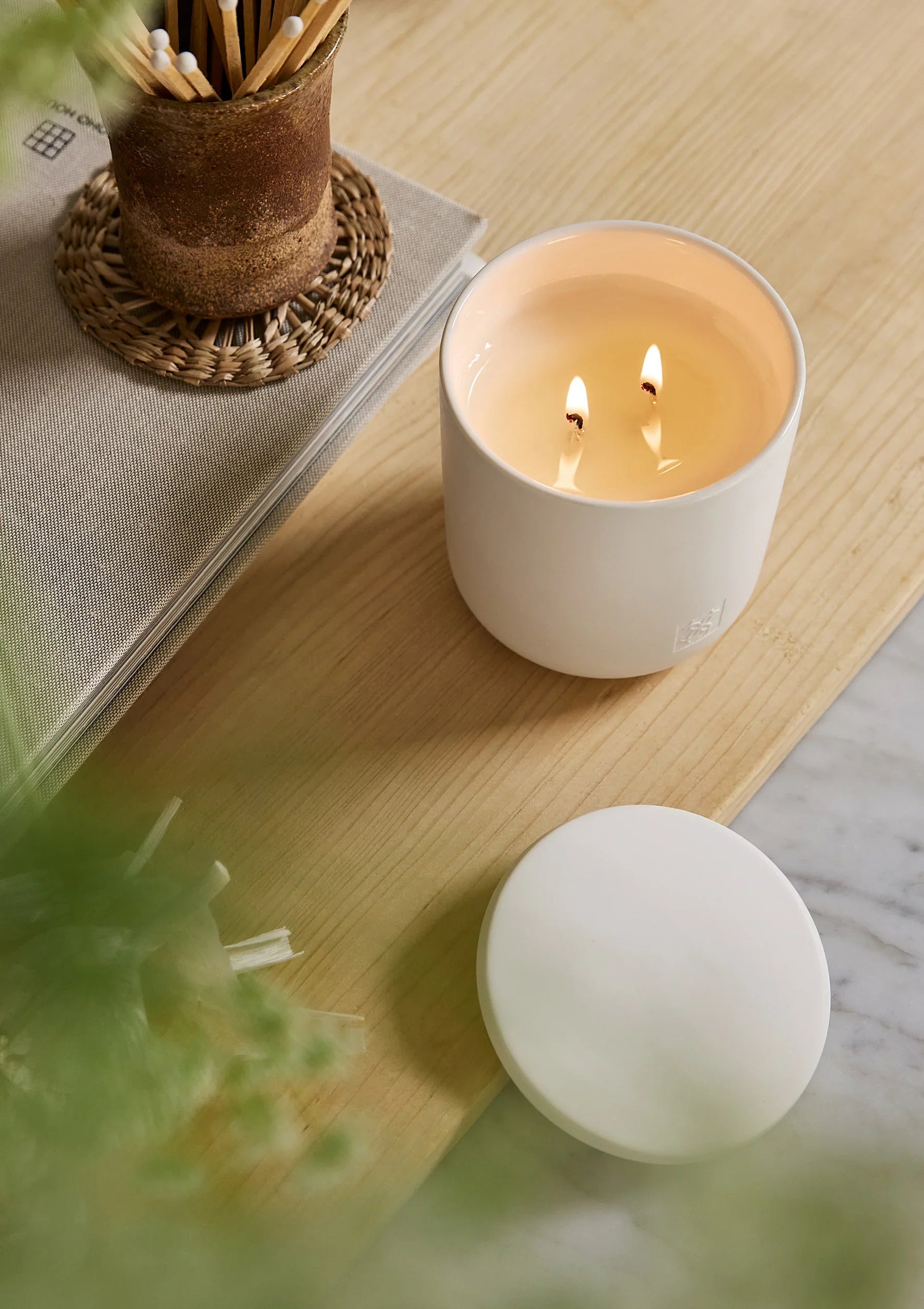 Circa Candle 350g | Cotton Flower & Freesia